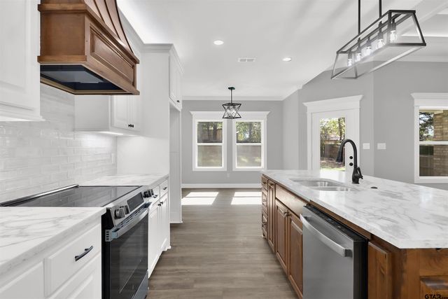 105 Johnston, Arp, TX 75750