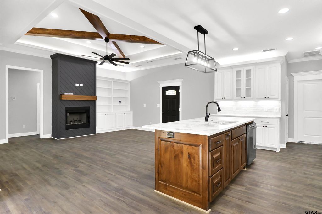 105 Johnston, Arp, TX 75750