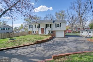 12805 POINT PLEASANT DR, Fairfax, VA 22033