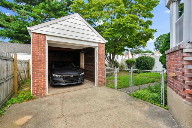 35 Mayfair Avenue, West Hempstead, NY 11552