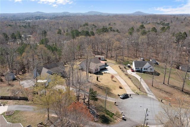 2559 Butterfly Trail, Randleman, NC 27317