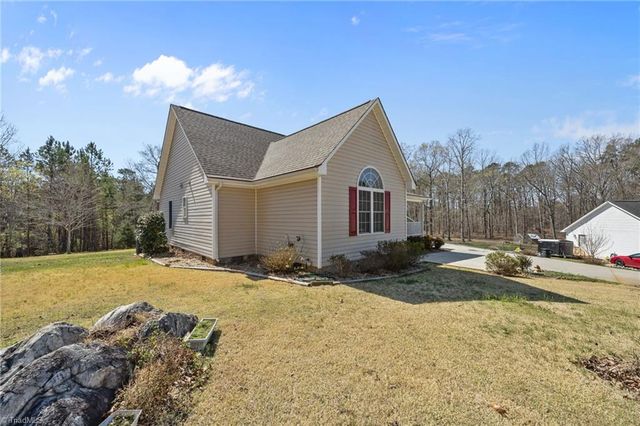 2559 Butterfly Trail, Randleman, NC 27317