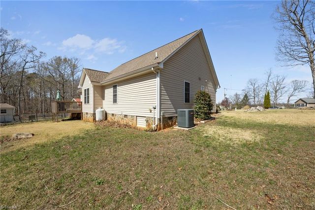 2559 Butterfly Trail, Randleman, NC 27317