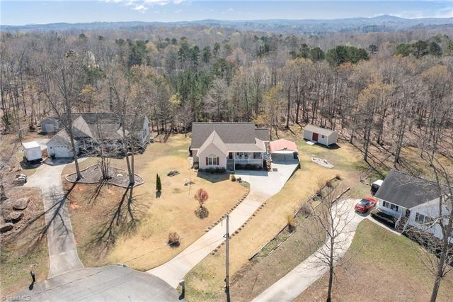2559 Butterfly Trail, Randleman, NC 27317