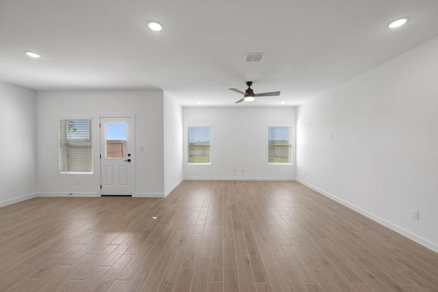 420 East Rose Marie Lane, Montgomery, TX 77356