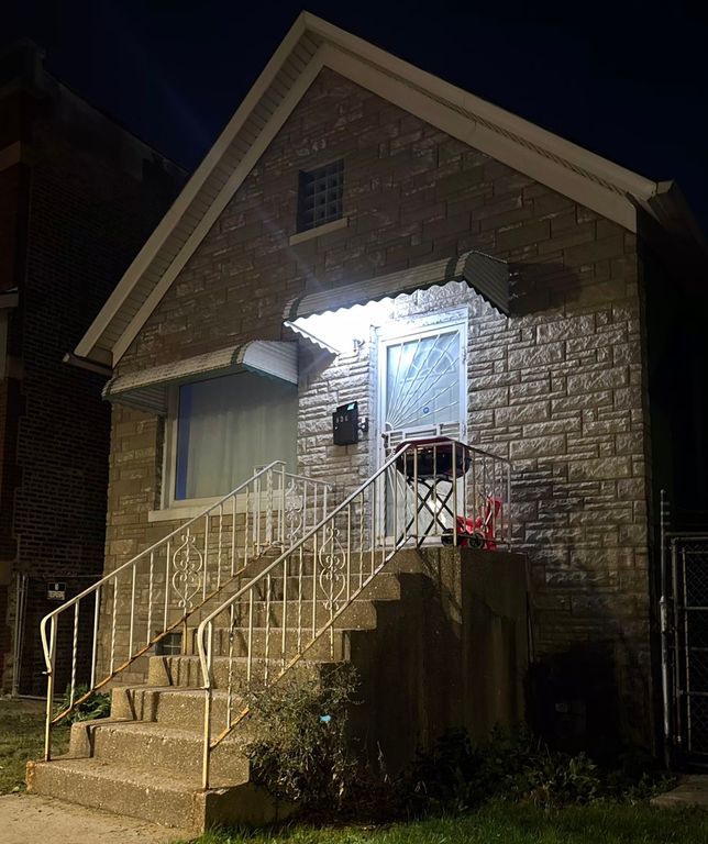 836 N Harding Avenue, Chicago, IL 60651