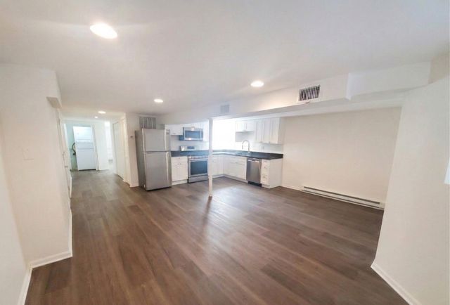 2139 W Belmont Avenue G, Chicago, IL 60618