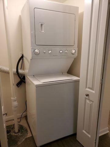 2139 W Belmont Avenue G, Chicago, IL 60618