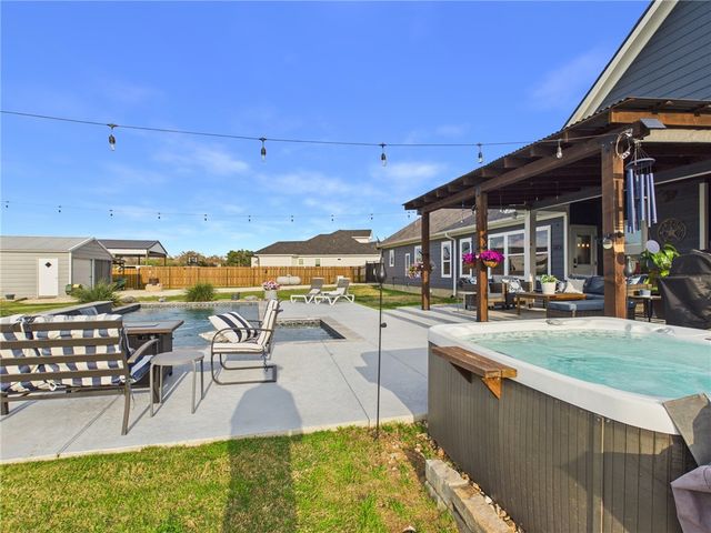 831 Mimosa Lane, Franklin, TX 77856