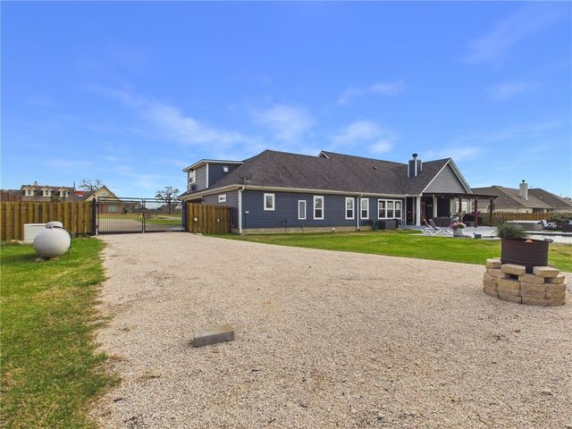 831 Mimosa Lane, Franklin, TX 77856