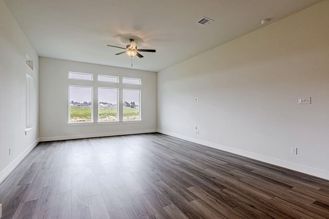 161 Peninsula Point Drive, Montgomery, TX 77356