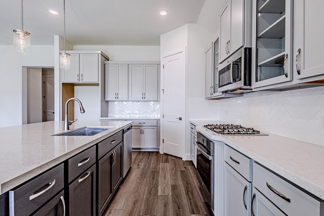 161 Peninsula Point Drive, Montgomery, TX 77356