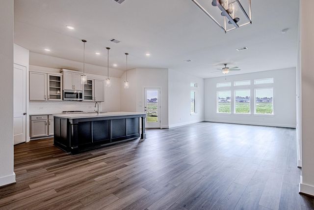 161 Peninsula Point Drive, Montgomery, TX 77356