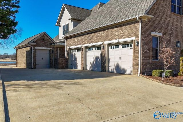 24051 Piney Creek Drive, Athens, AL 35613