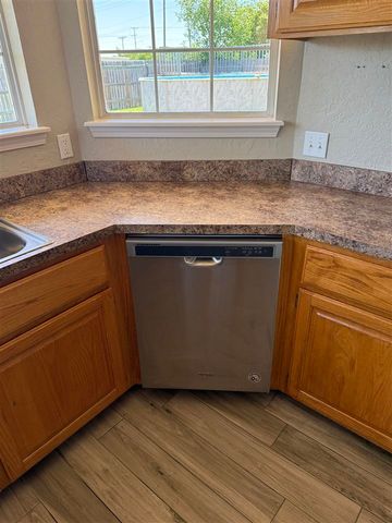 614 Auba Jane Cir, Cache, OK 73527