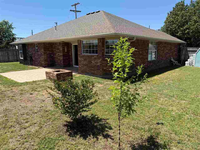 614 Auba Jane Cir, Cache, OK 73527