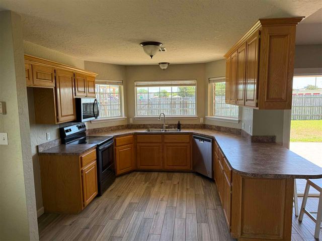 614 Auba Jane Cir, Cache, OK 73527