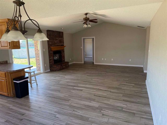 614 Auba Jane Cir, Cache, OK 73527