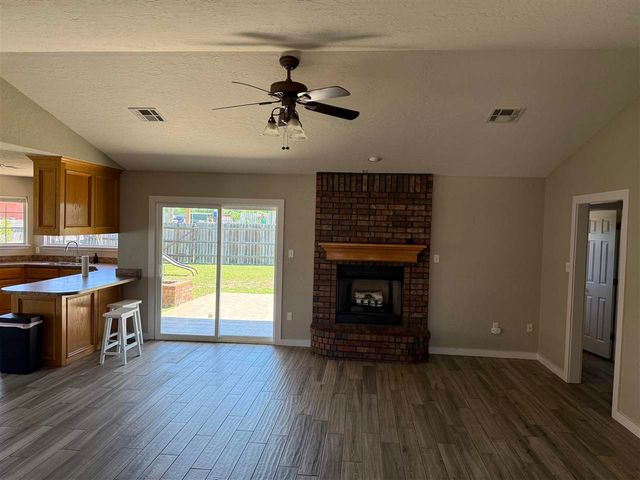 614 Auba Jane Cir, Cache, OK 73527