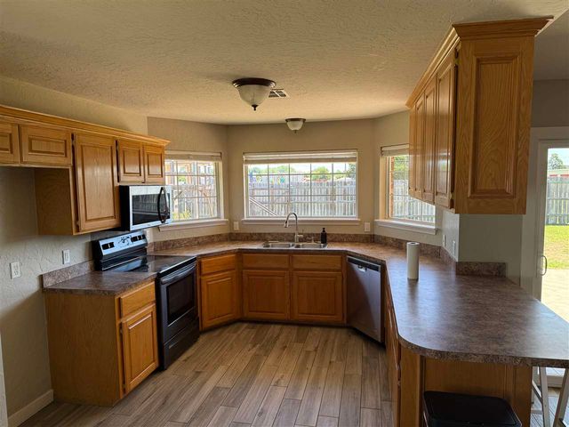 614 Auba Jane Cir, Cache, OK 73527