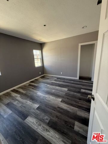 9406 S 5th Avenue, Inglewood, CA 90305
