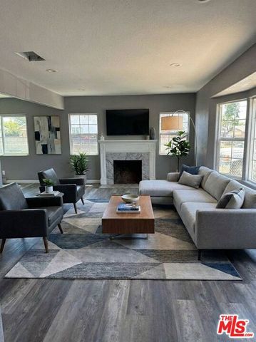 9406 S 5th Avenue, Inglewood, CA 90305