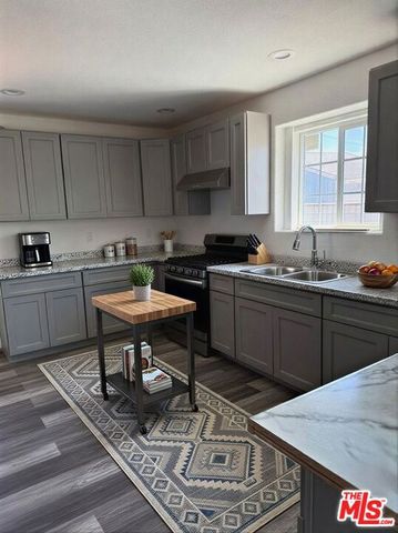 9406 S 5th Avenue, Inglewood, CA 90305