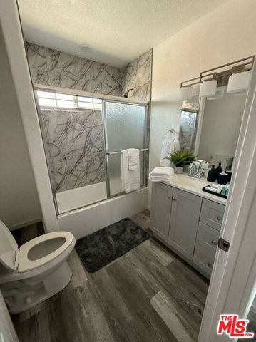 9406 S 5th Avenue, Inglewood, CA 90305