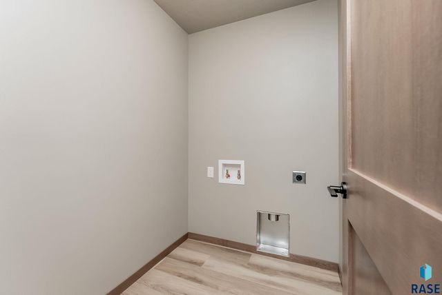 628 N YANKEE Ave Avenue, Sioux Falls, SD 57110