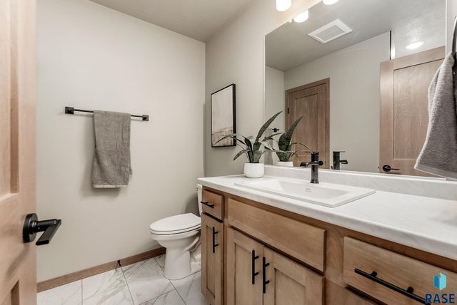 628 N YANKEE Ave Avenue, Sioux Falls, SD 57110