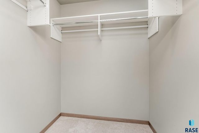 628 N YANKEE Ave Avenue, Sioux Falls, SD 57110