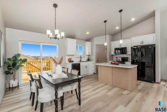 628 N YANKEE Ave Avenue, Sioux Falls, SD 57110