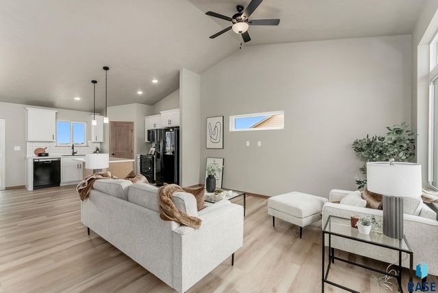 628 N YANKEE Ave Avenue, Sioux Falls, SD 57110