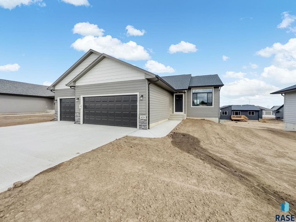 628 N YANKEE Ave Avenue, Sioux Falls, SD 57110
