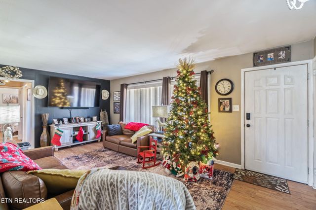 500 Crestview Drive, Lenoir City, TN 37772