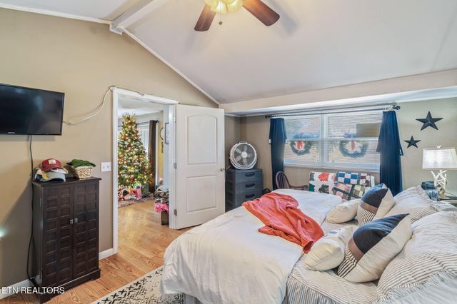 500 Crestview Drive, Lenoir City, TN 37772