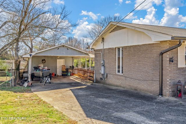 500 Crestview Drive, Lenoir City, TN 37772