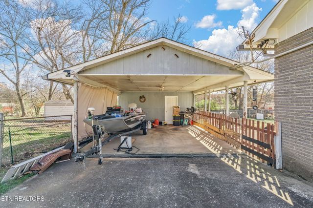 500 Crestview Drive, Lenoir City, TN 37772