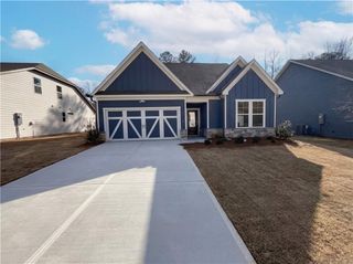 8 Mayhaw Point, Sharpsburg, GA 30277