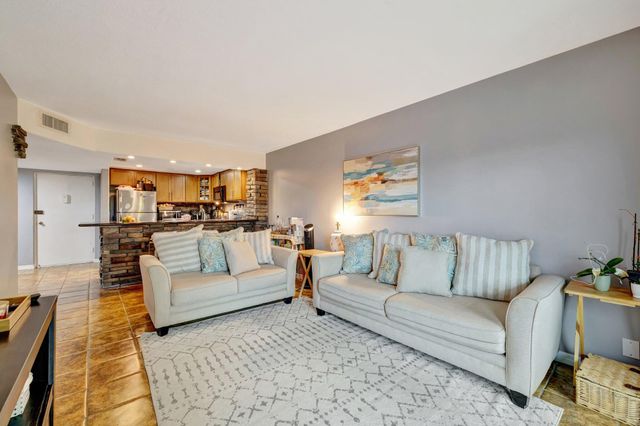 3004 NE 5th Terrace 208-c, Wilton Manors, FL 33334