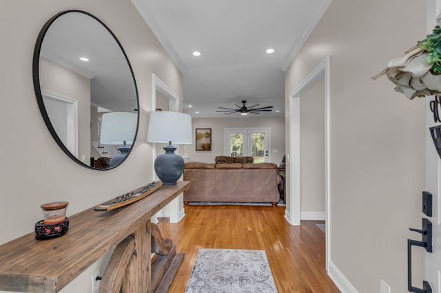 6421 Yeatman Ln, Columbia, TN 38401