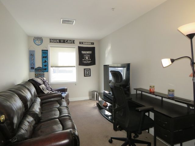 5 Mission Rd 107, Chelmsford, MA 01863