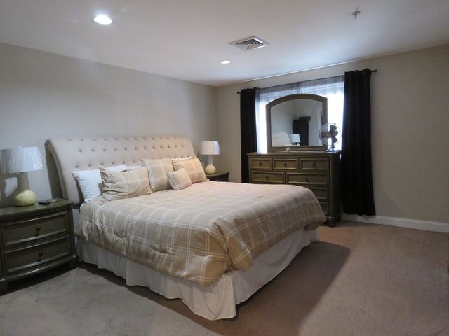 5 Mission Rd 107, Chelmsford, MA 01863