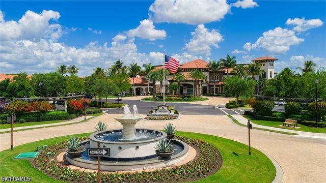 28627 Derry CT, Bonita Springs, FL 34135