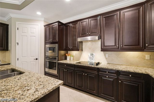 28627 Derry CT, Bonita Springs, FL 34135