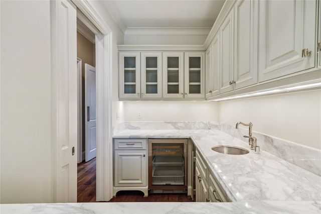 4005 Piping Rock Lane, Houston, TX 77027