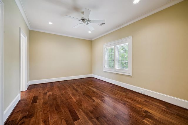4005 Piping Rock Lane, Houston, TX 77027
