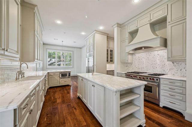 4005 Piping Rock Lane, Houston, TX 77027