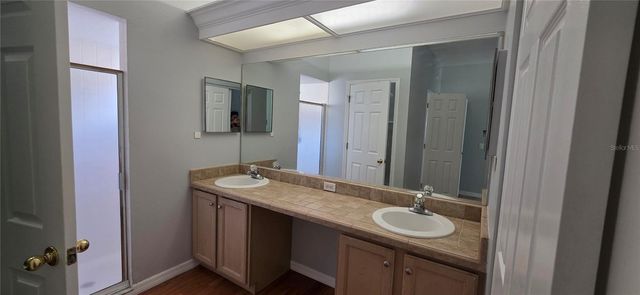 1305 LAKEHURST WAY, Brandon, FL 33511