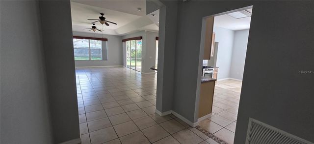 1305 LAKEHURST WAY, Brandon, FL 33511